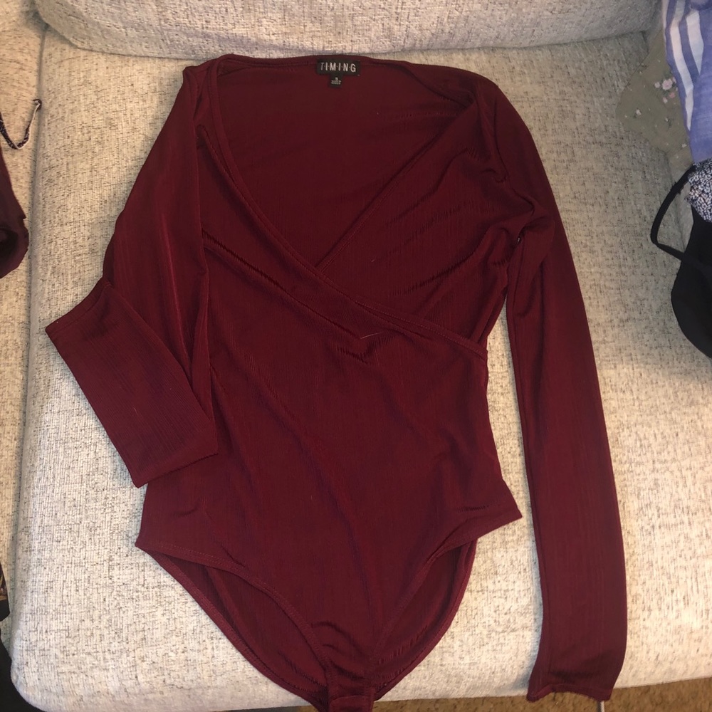 - Burgundy long sleeve❣️